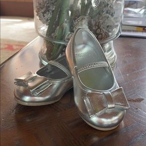 Gymboree size 4 silver shoe